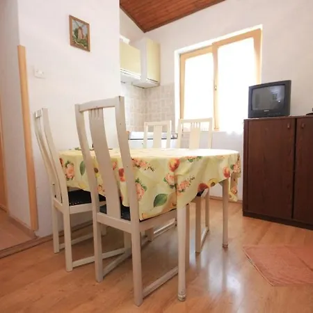 With A Parking Space Artatore, Losinj - 7938 *